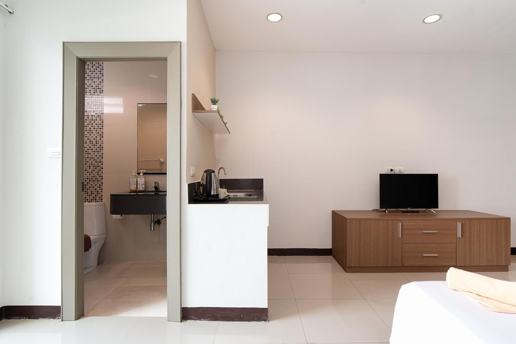 Leenova Place Bangkok Extérieur photo