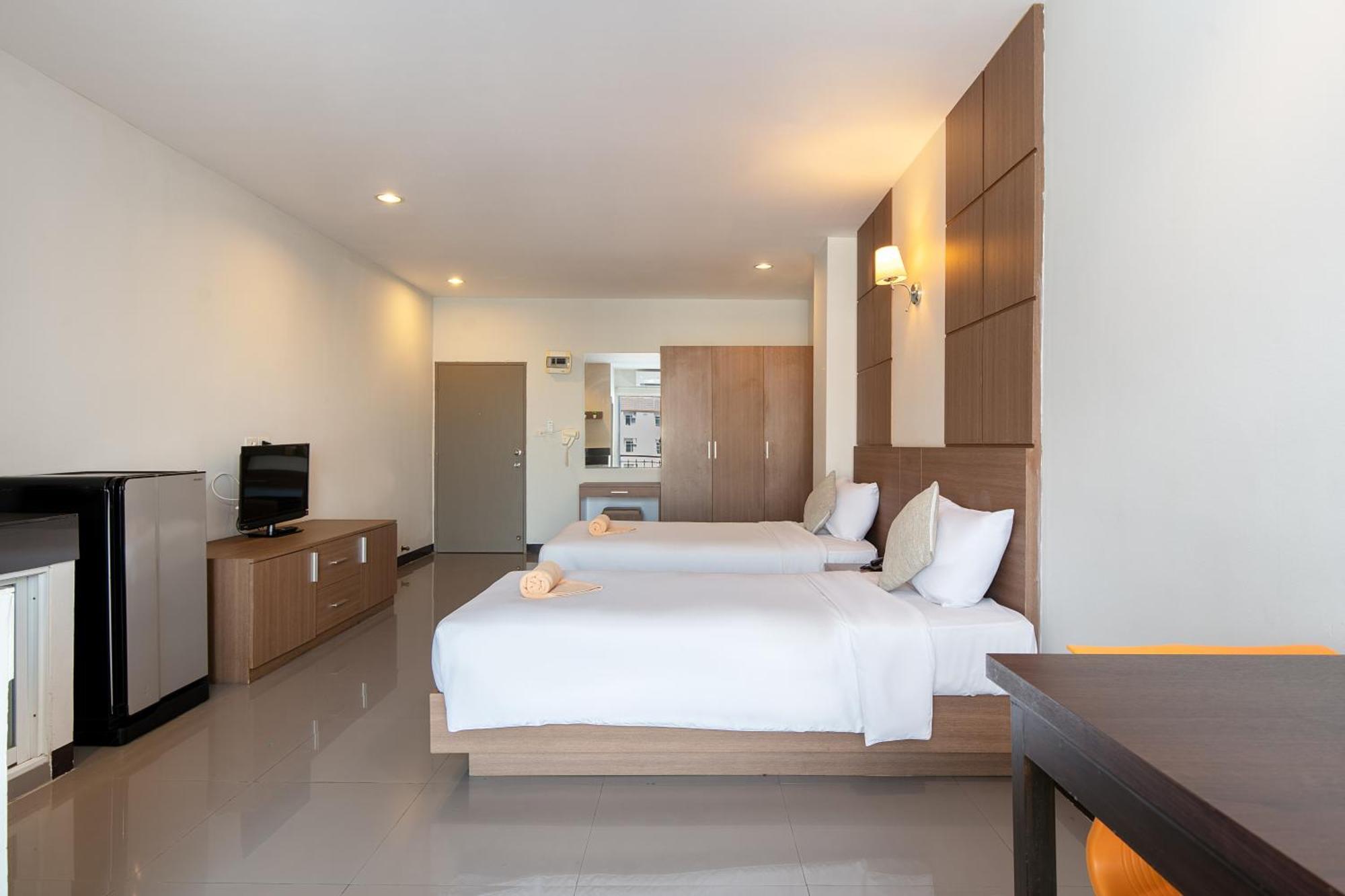 Leenova Place Bangkok Extérieur photo