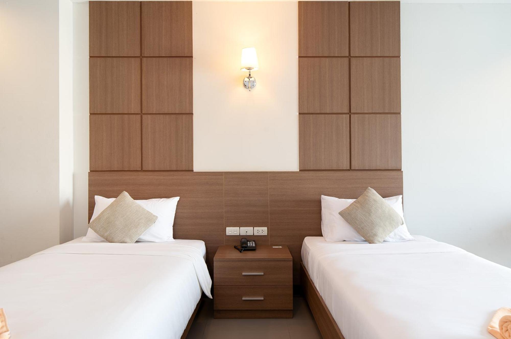 Leenova Place Bangkok Extérieur photo