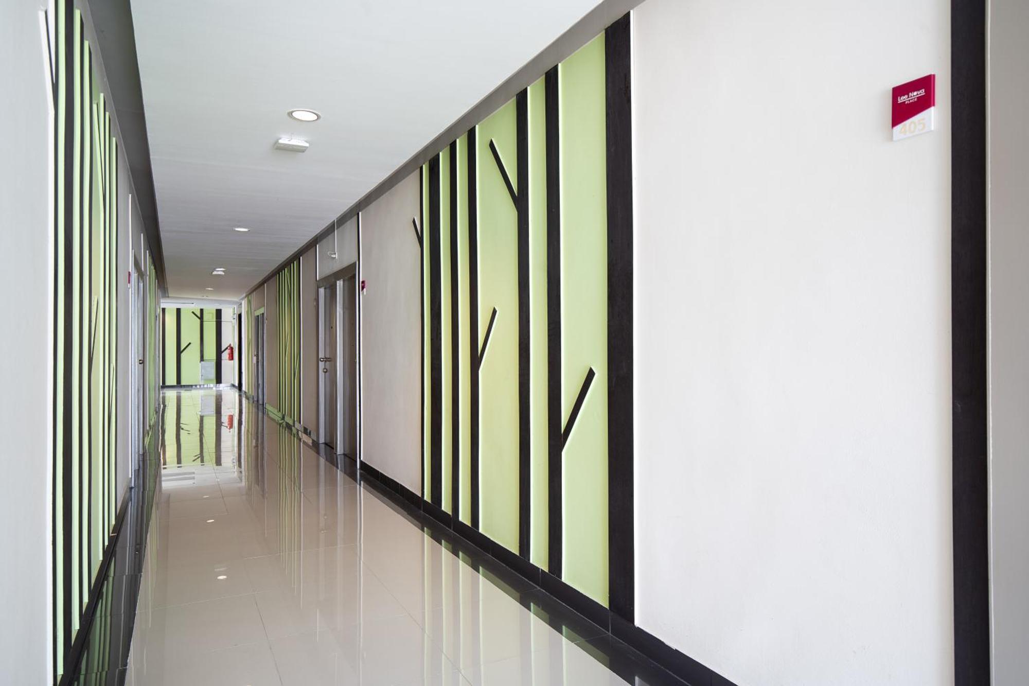 Leenova Place Bangkok Extérieur photo