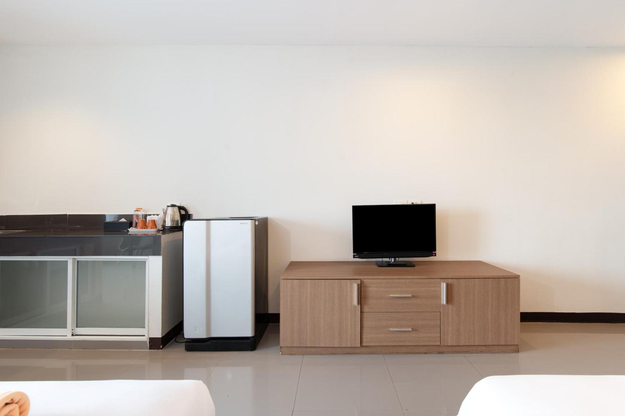 Leenova Place Bangkok Extérieur photo